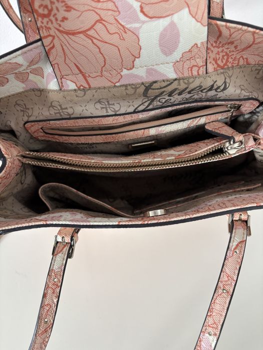 Torebka guess wzory kwiaty shopper