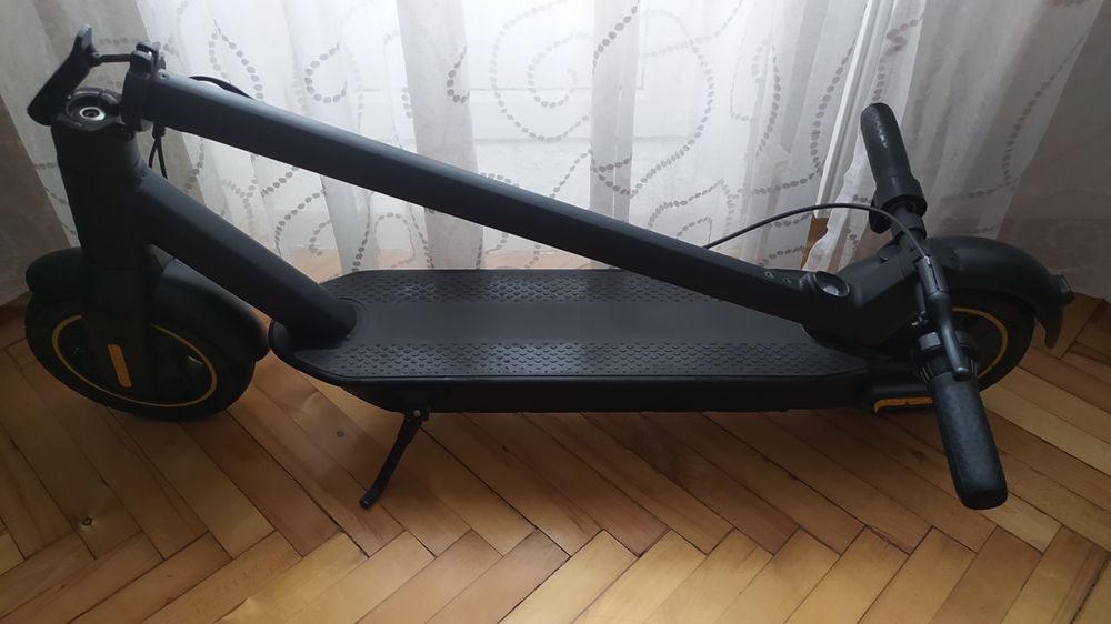 Електросамокат scooter max