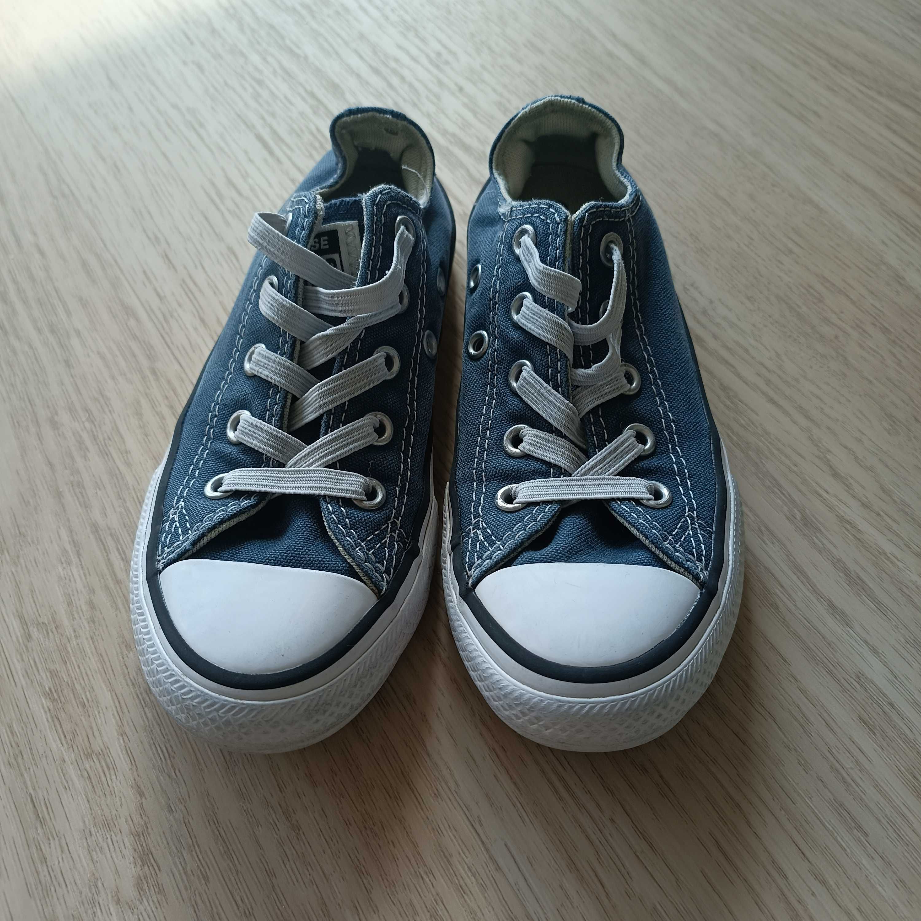 Granatowe trampki Converse 30