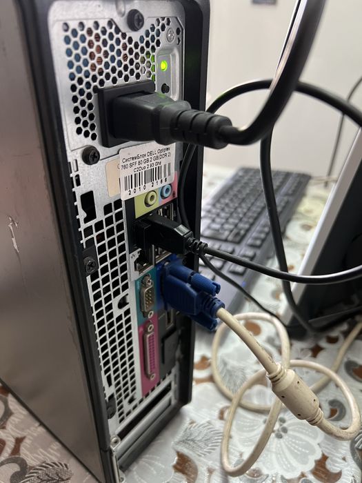 Системный Блок Dell 760 SFX + Монтор + клавиатура и мышка веб камера.
