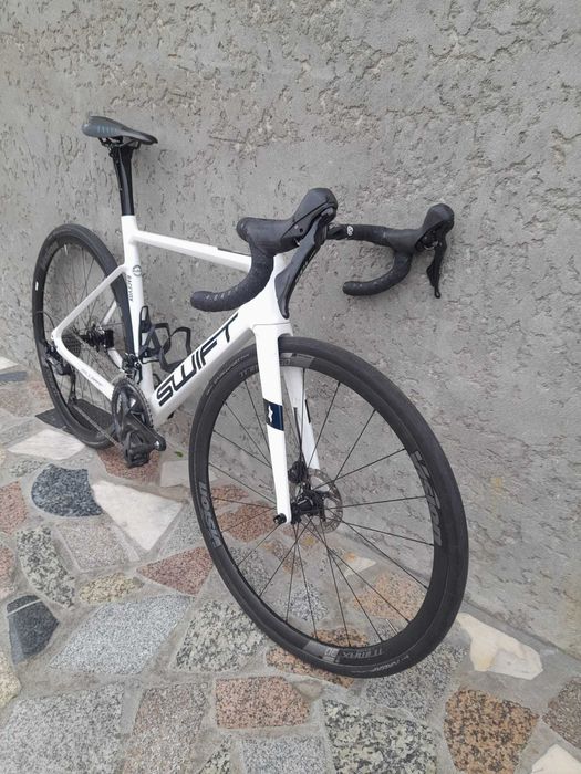 Bicicleta de corrida SWIFT
