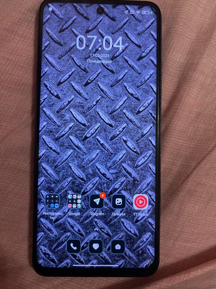 Продам POCO 5G пользывался ровно год, все работает