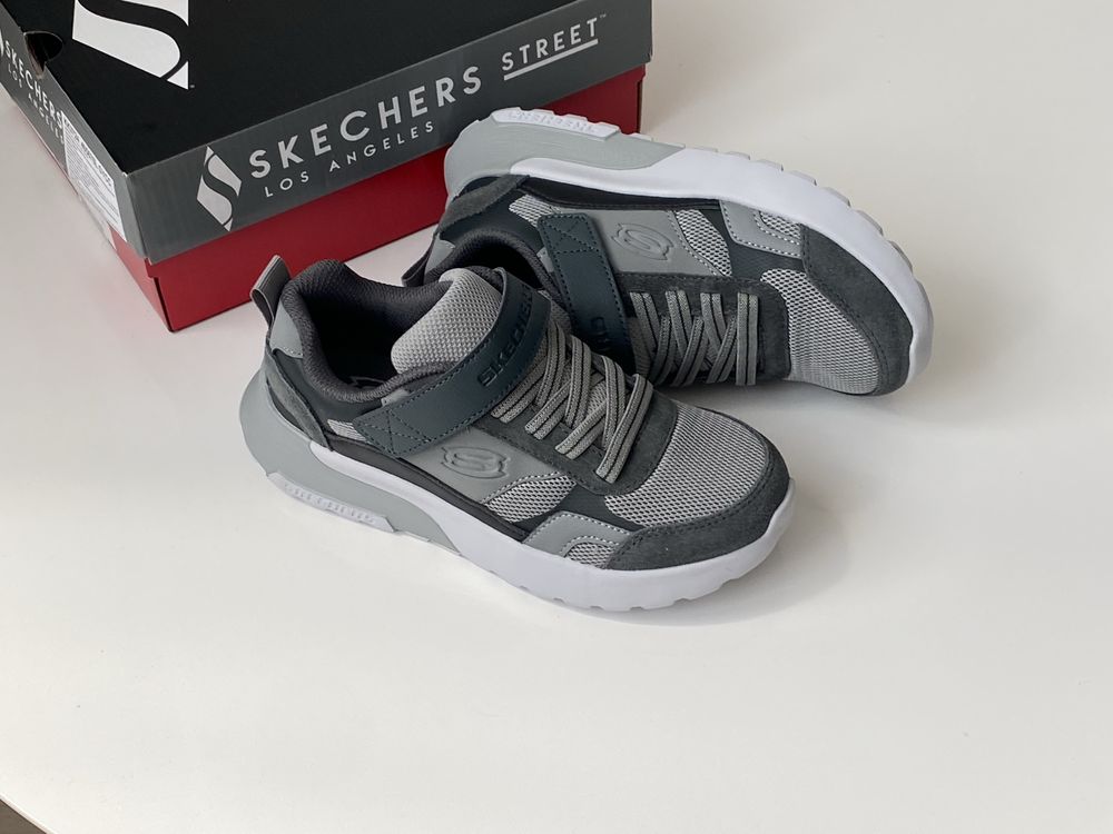 Skechers крутезні кросівки оригінал р.33 р.33,5