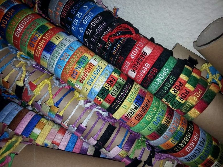 Pulseiras com nomes clubes signos