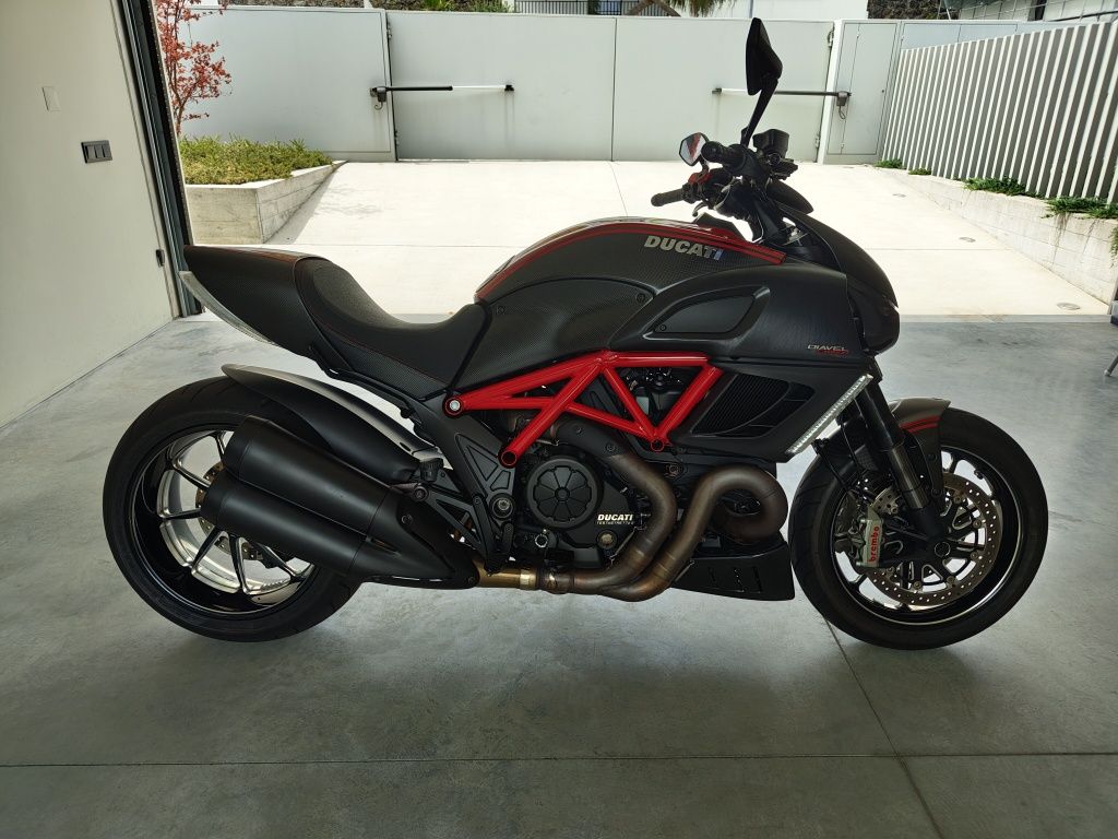 Ducati Diavel 2011 12.500kms