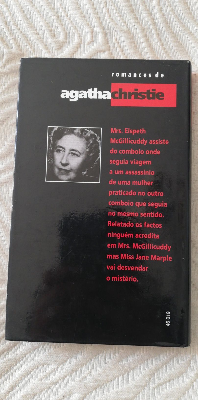 O estranho caso da velha curiosa, de Agatha Christie