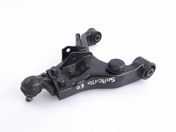 Braço de suspensão frente direito KIA Sorento I (JC)