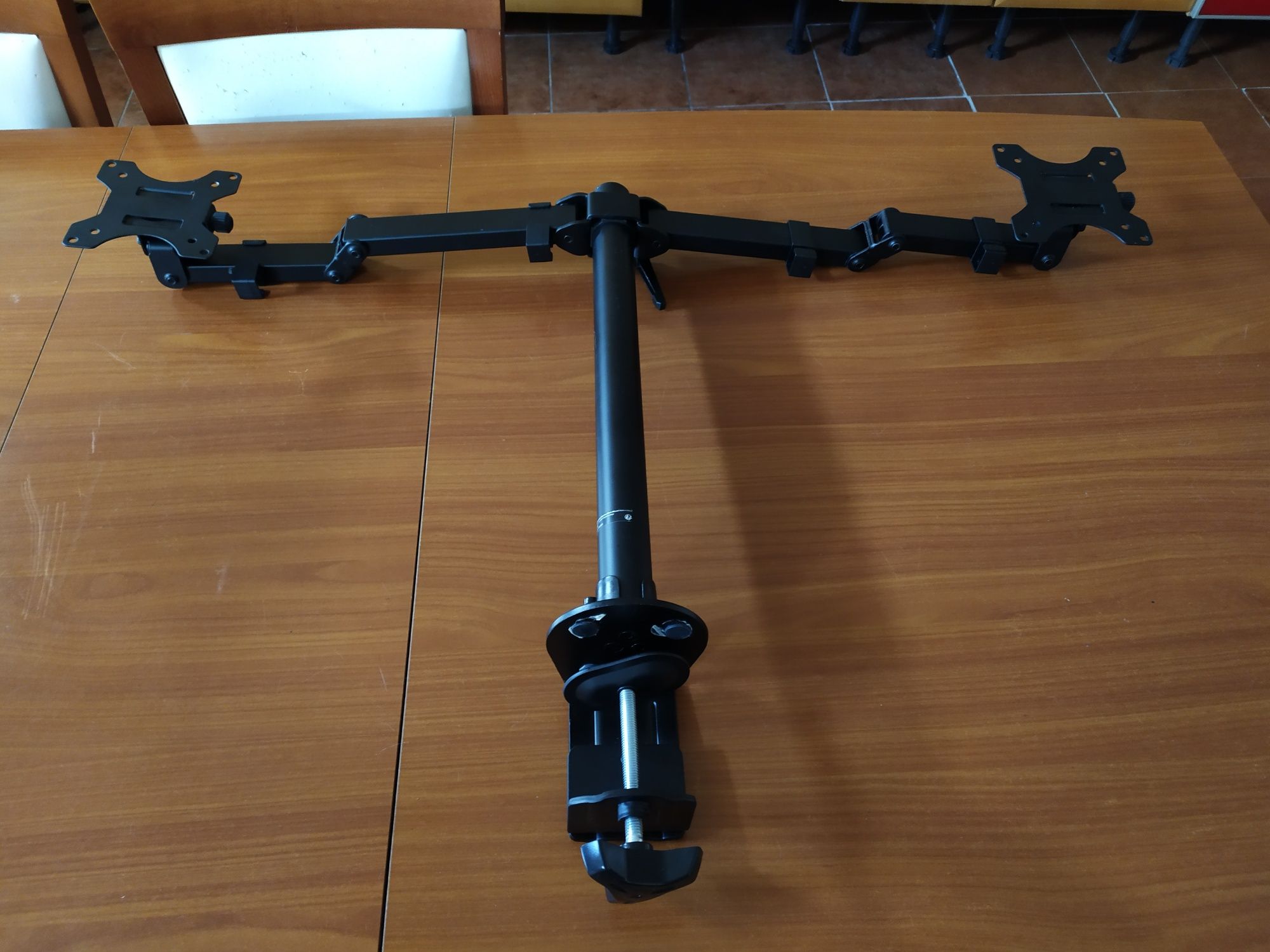 Suporte para dois monitores