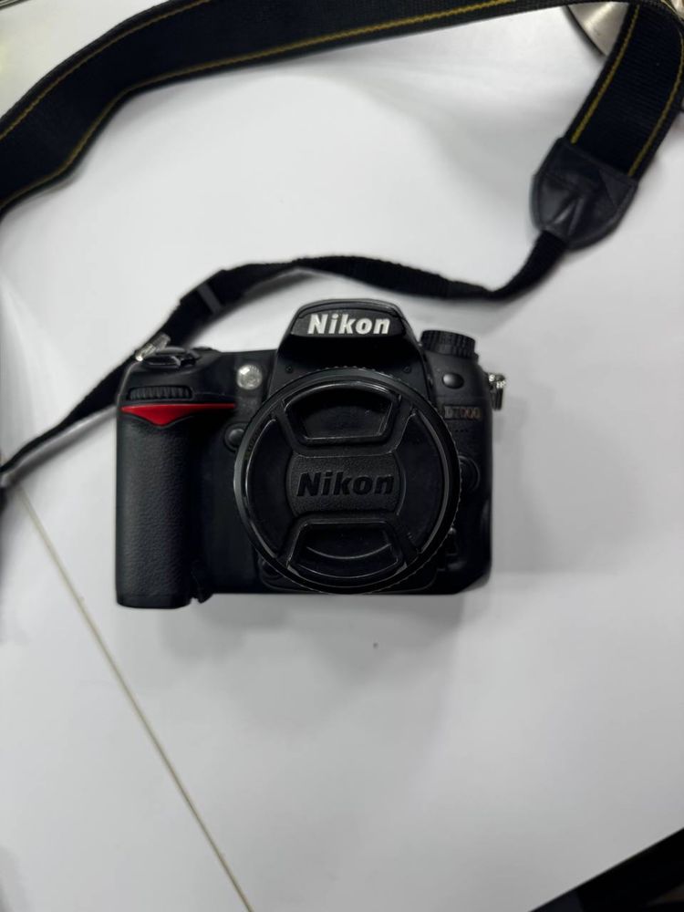 Nikon d7000 з обʼєктивом 50мм + 18-105 + спалах
