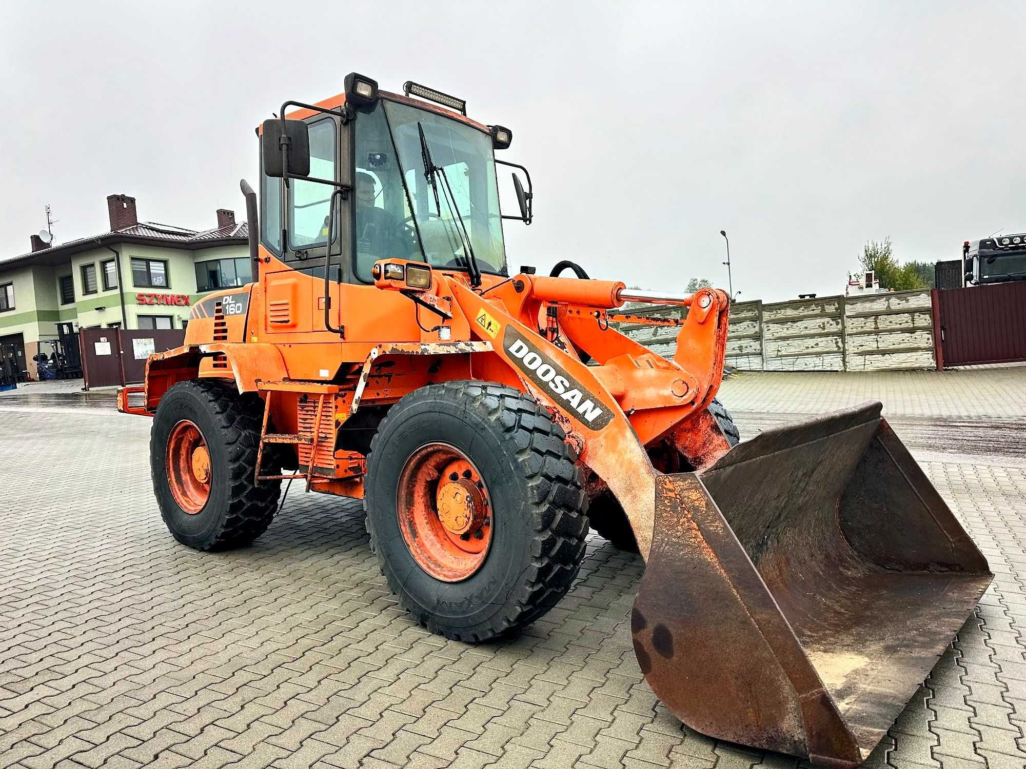 ładowarka czołowa DOOSAN DL160 waga 9000kg kamera CUMMINS 2040mtg 2010