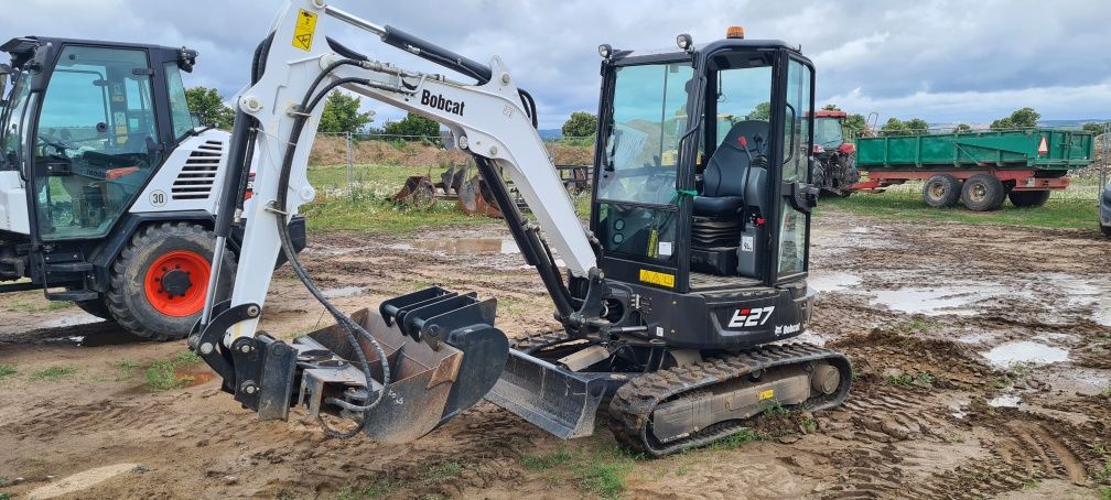 Wynajem minikoparki Bobcat E27