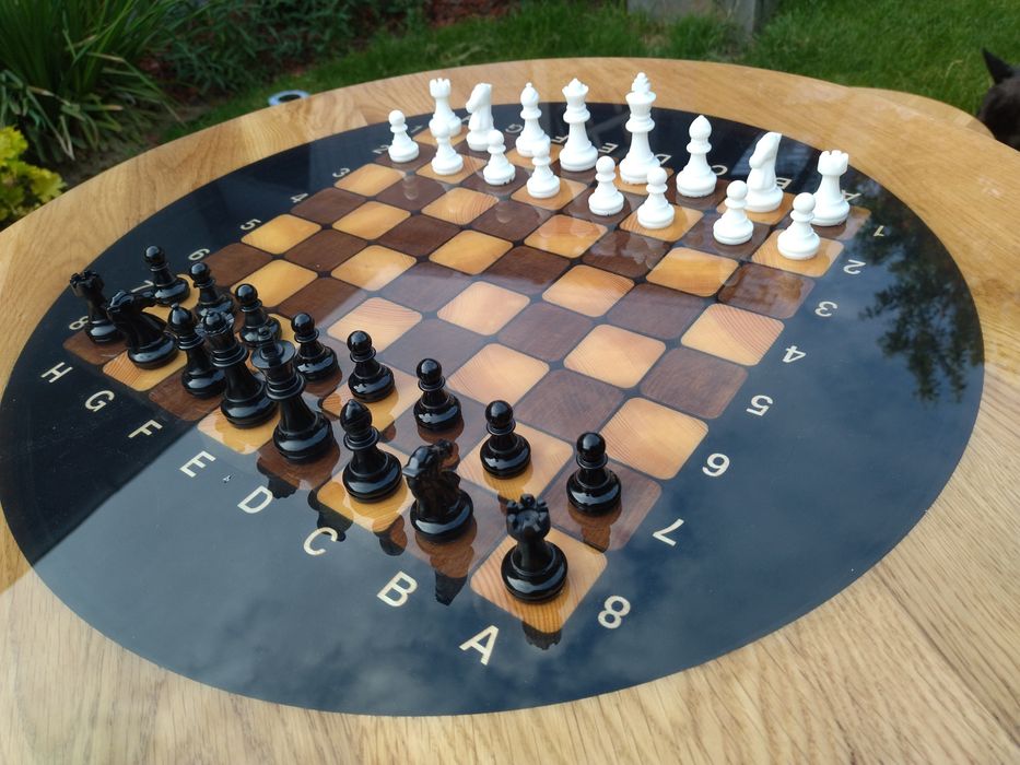 Stół szachowy z żywicy