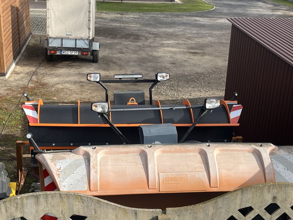Piaskarko-solarka SCHMIDT STRATOS NIDO piaskarka zimowe utrzymanie