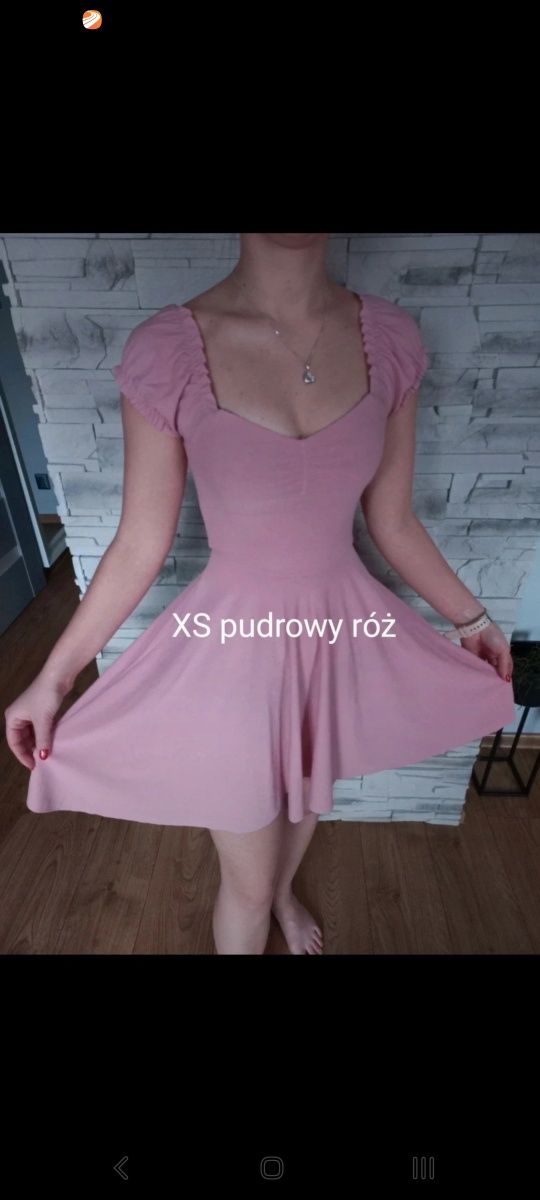 Śliczna sukienka XS w kolorze pudrowego różu