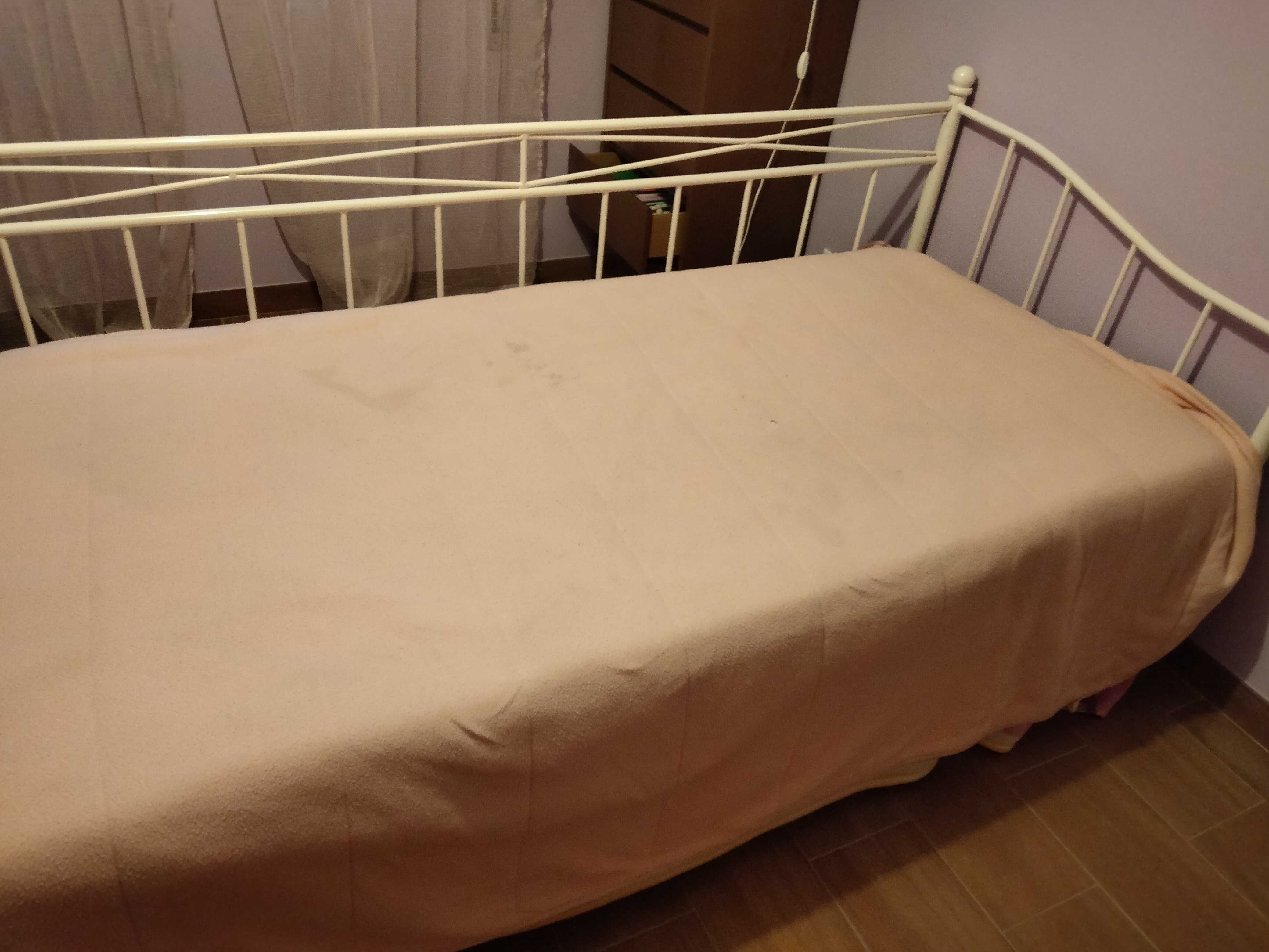 Cama e colchão ( oferta resguardo)