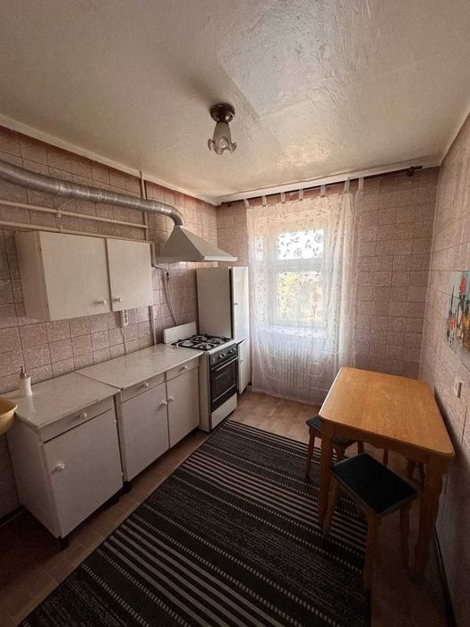 Продаж 2-кімнатної квартири вул. Металургів (біля FoodHouse)