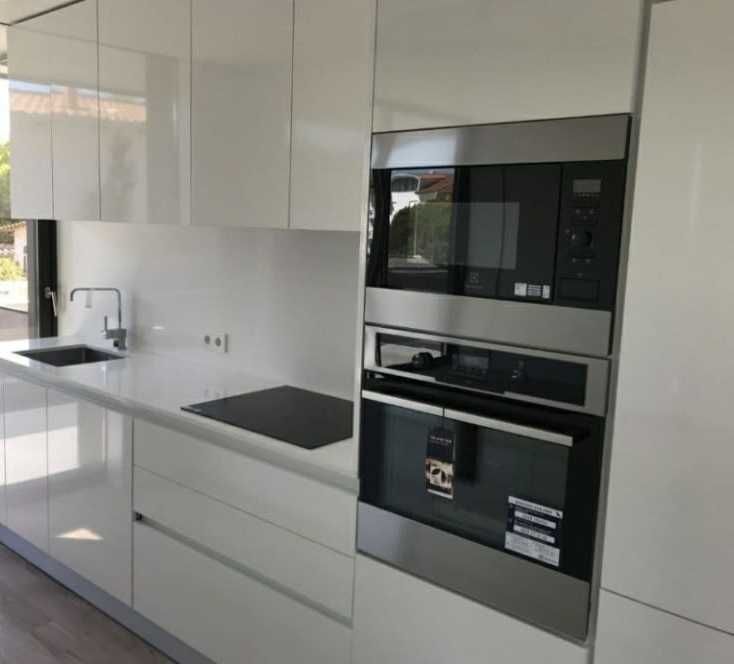 COZINHAS, ROUPEIROS e Closets Fabricados sob medida. Consulte-nos!