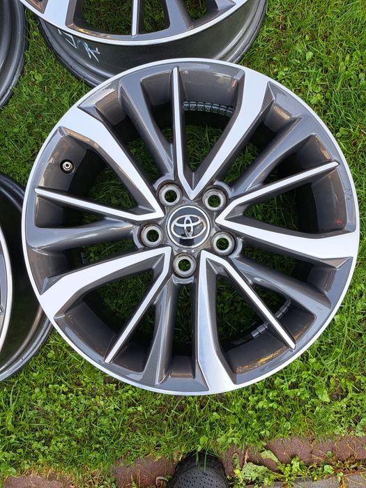 Felgi aluminiowe Toyota Corolla Avensis 5x114,3 17cali z czujnikami