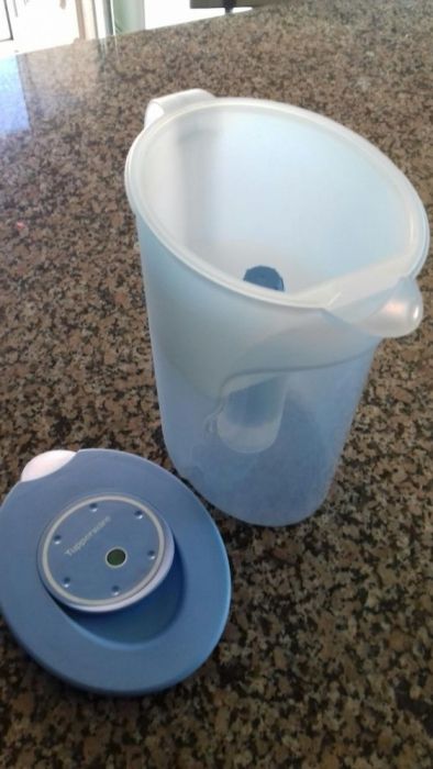 Jarro purificador de agua tupperware 3.75l.