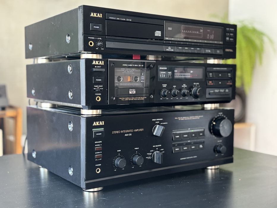 Wieża segmentowa Akai ( AM 35, GX 32, CD 52)