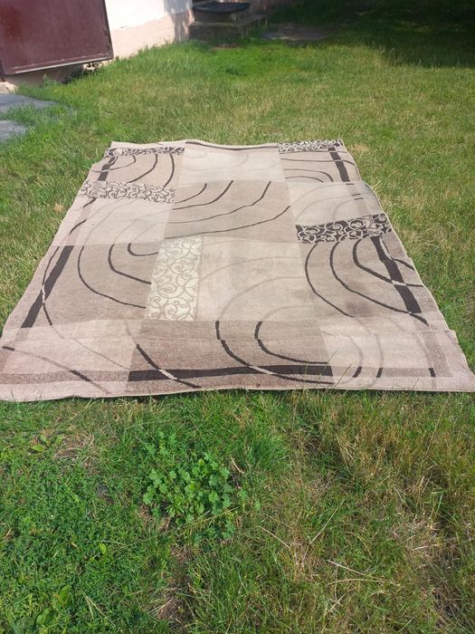 Продам килими, в хорошому стані ціни різні