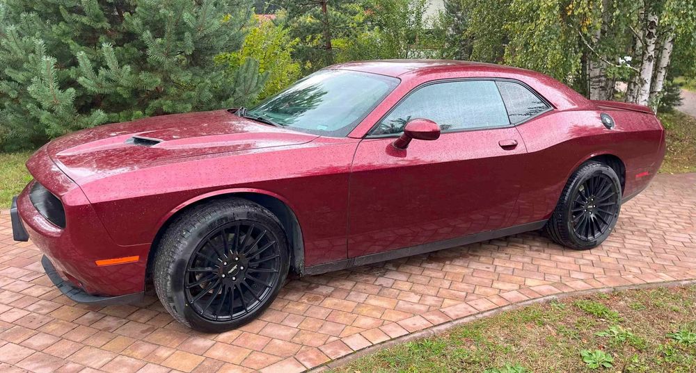 Dodge Challenger V8 w dobrej cenie