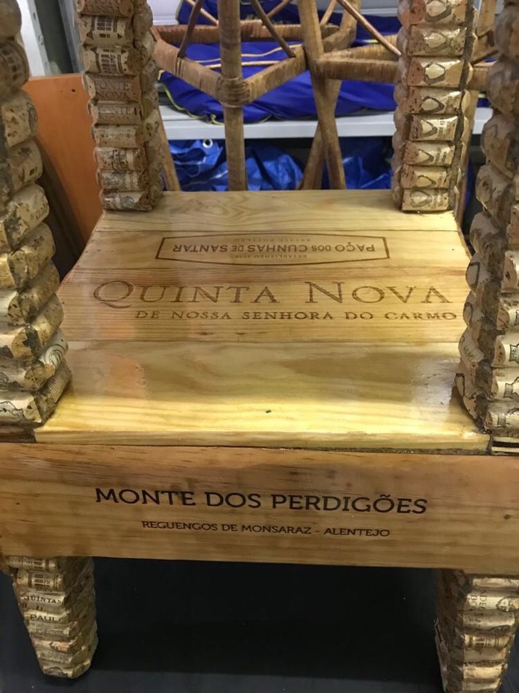 Mesa de bar em madeira