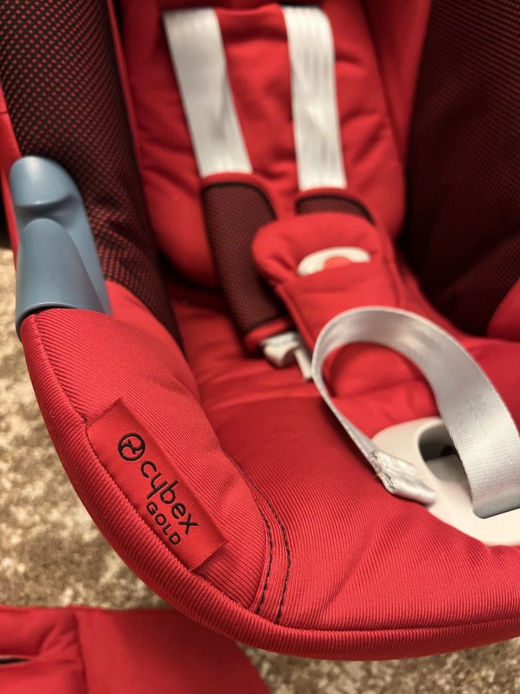 Автокрісло Cybex Ferrari + адаптери