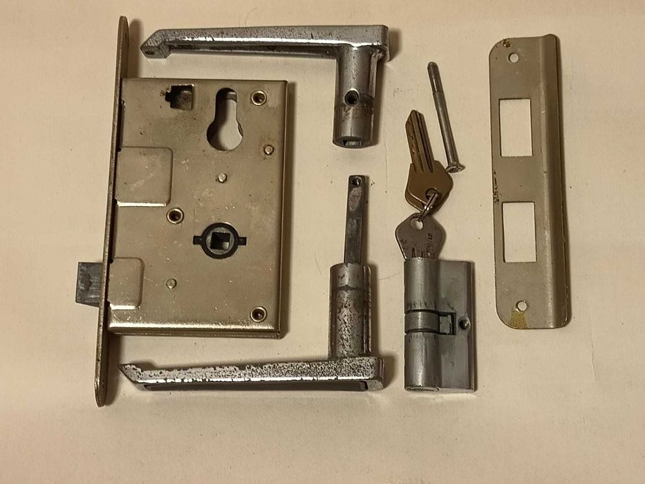 Замок врезной для входной двери СССР