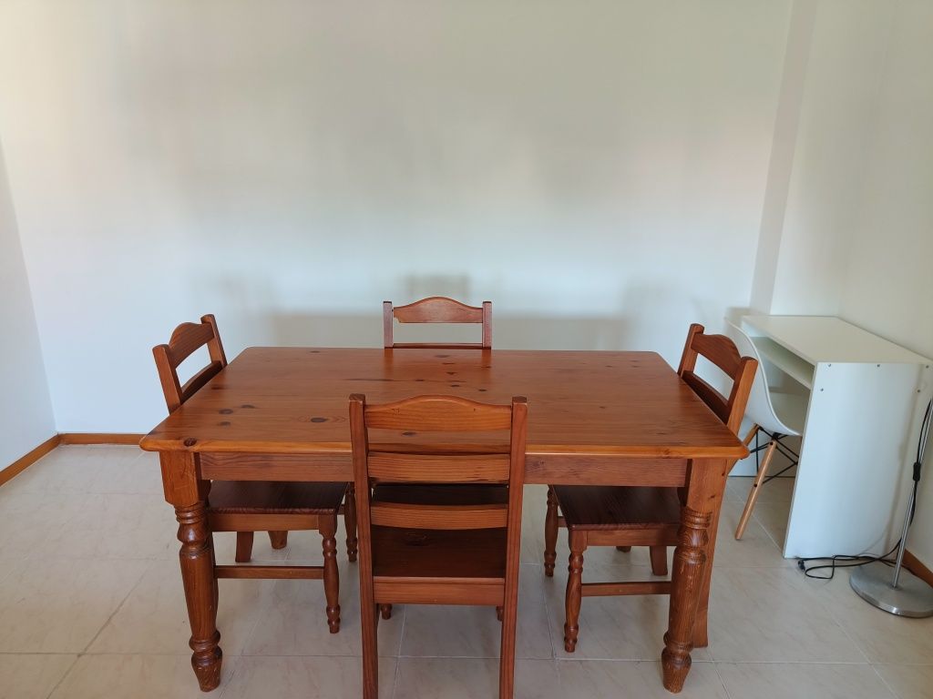 Mesa de jantar 4 pessoas