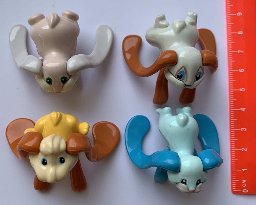 Серия игрушек киндер Ушастые зайцы из серии Hasenwiese (2010) журнал