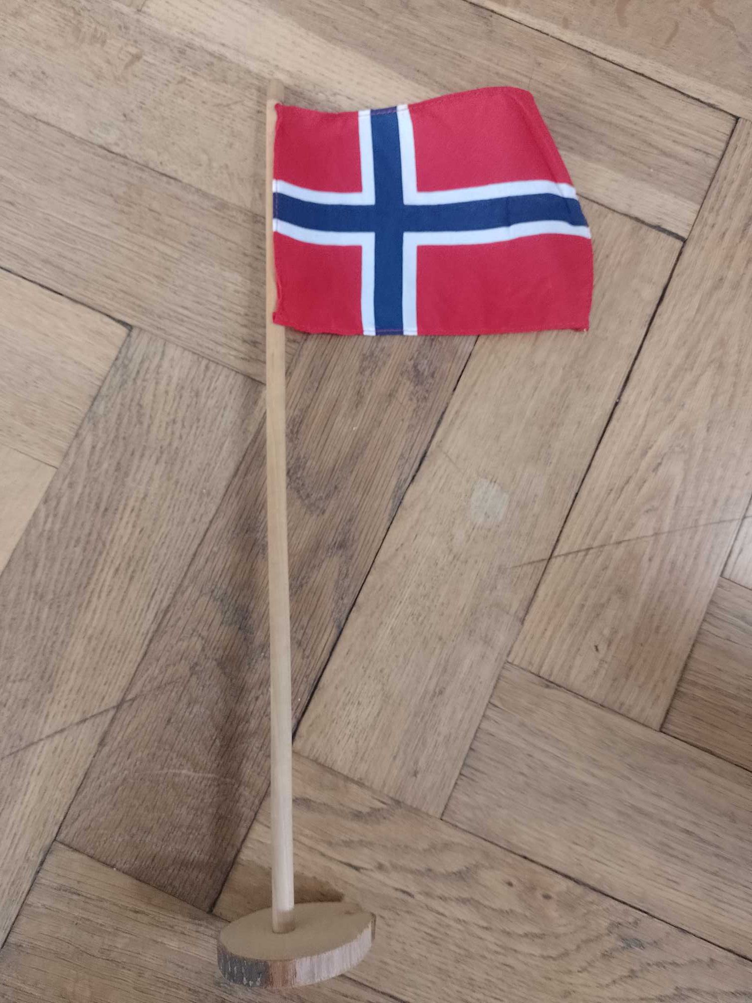 Flaga Norwegii na stojaczku