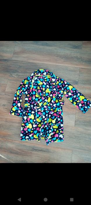 Ciepły miękki szlafrok dziewczęcy serca 110/116 cm