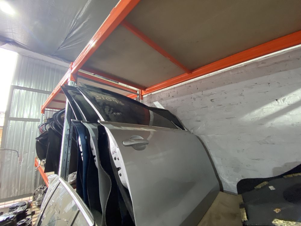 Двери дверь  jetta  mk6 mk7 passat оригинал в сборе РАЗБОРКА