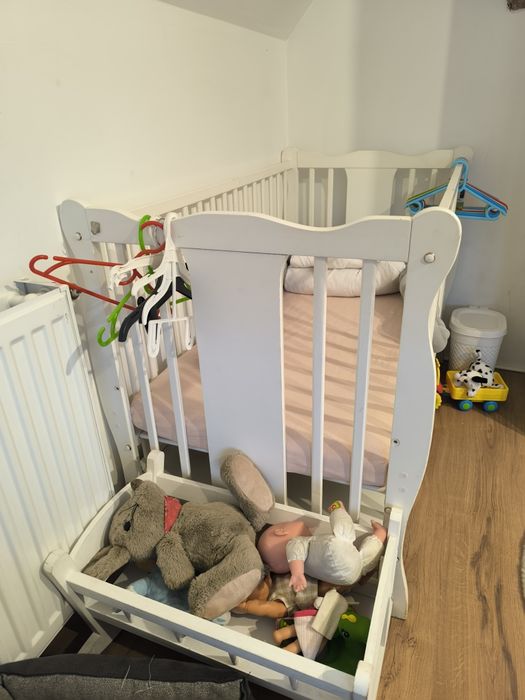 Łóżeczko dziecięce z szufladą