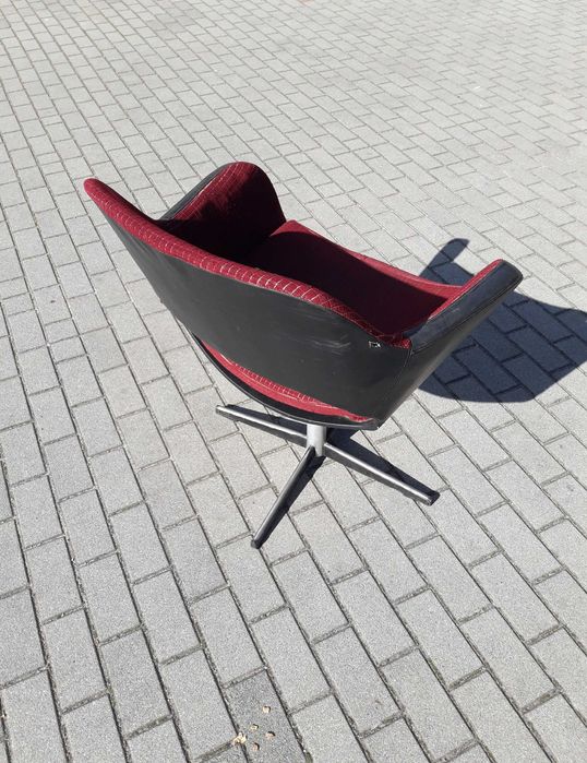 Fotel obrotowy muszelka PRL Vintage design lata 70