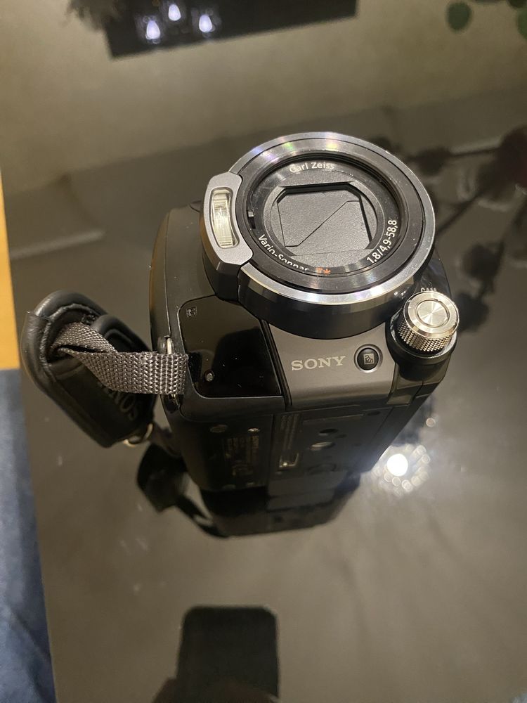 Відеокамера Sony Handycam HDR-SR12E