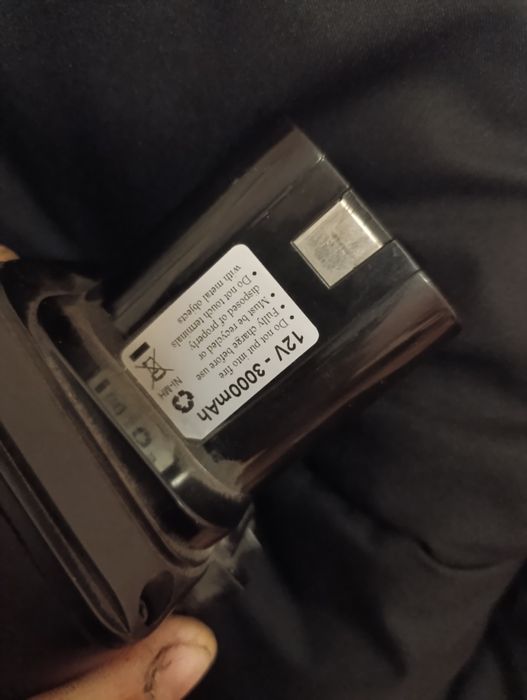 Акамулятор 12 v.