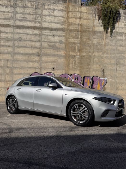 Mercedes A250e como novo
