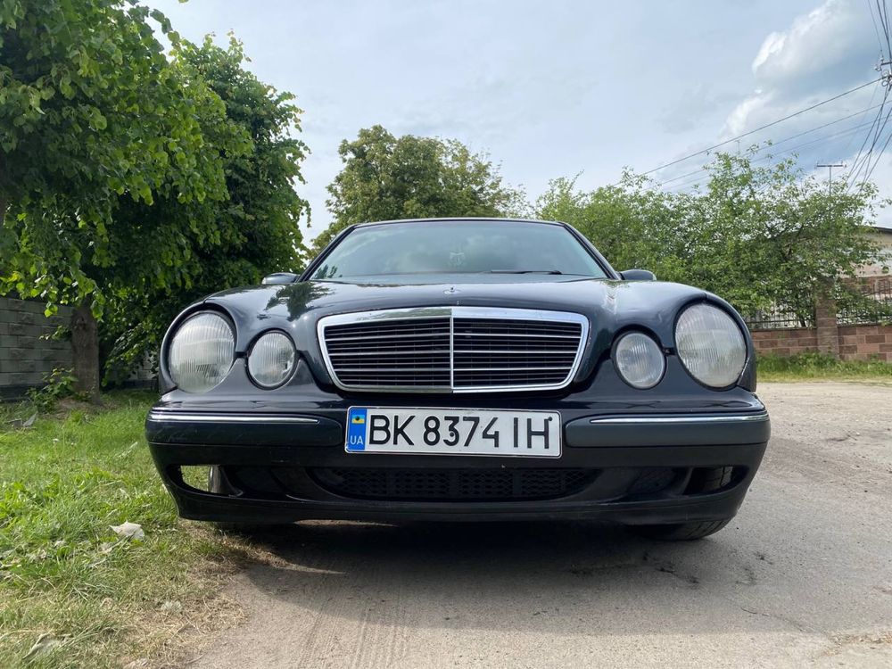 Mercedes-Benz E270