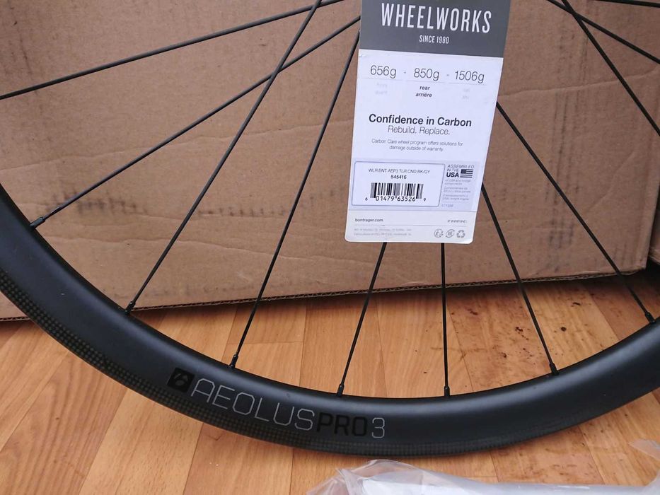 Карбоновий вілсет Bontrager Aeolus Pro 3 TLR carbon 28 з Trek