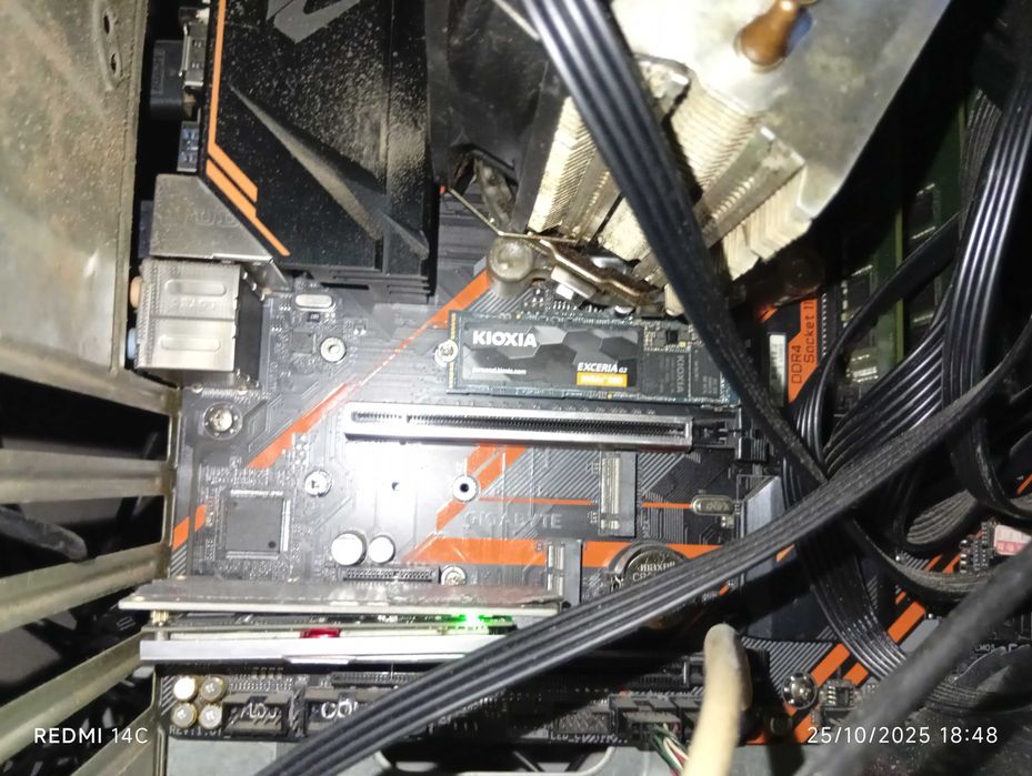 Motherboard Gigabyte B365 M AORUS Elite, excelente Estado.