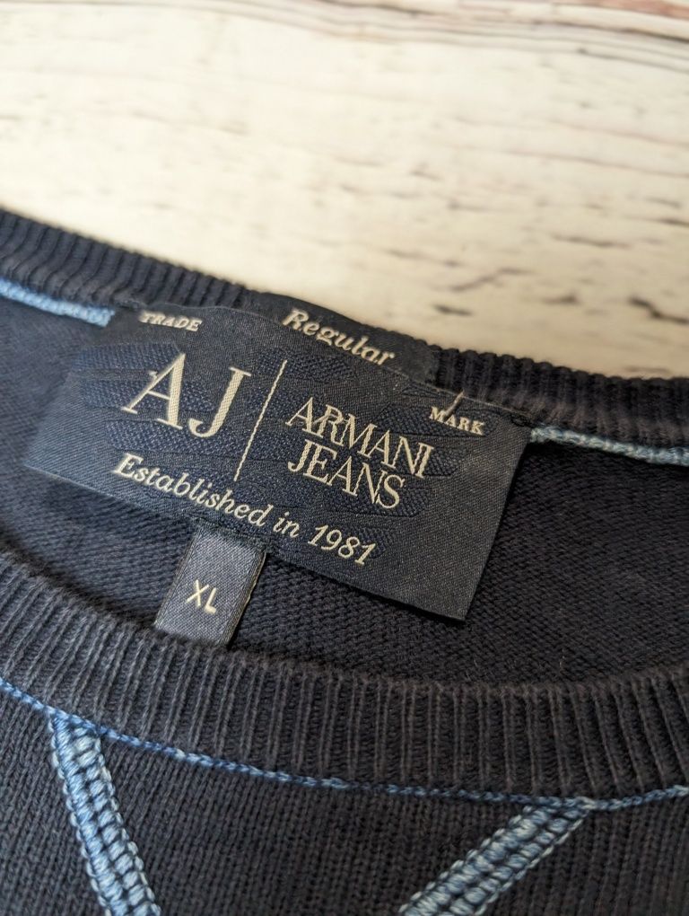 Granatowy sweter Armani jeans navy crewneck