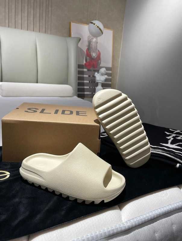 Moda NO.1*NoweAdidasYeezySlideWhite 44