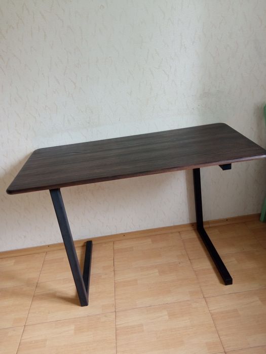 Продам стіл лофт в гарному стані