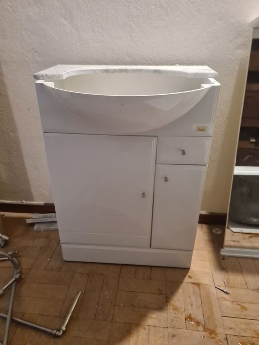 Conjunto WC e móvel com espelho