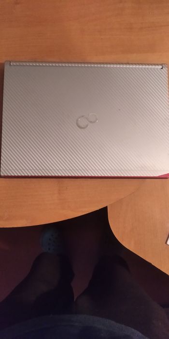 Продам ноутбук Fujitsu 13.3 i5-4ser,ssd128+320gb.16ozu .