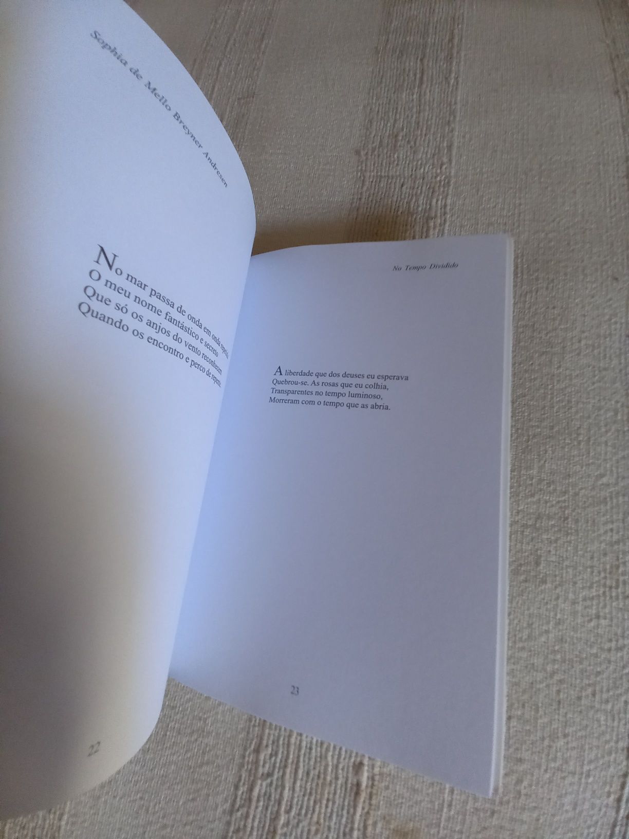Livro de poesia de Sophia de Mello Breyner Andresen
