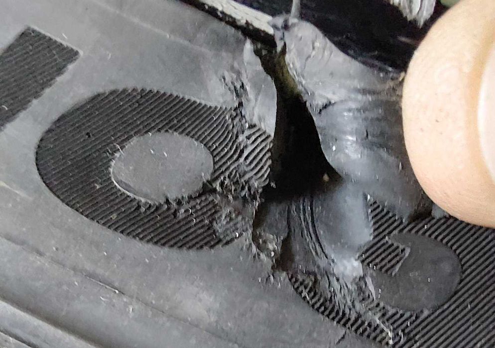 Розпаровка ~7,5мм Imperial Snowdragon UHP 225 35 19 зима Golf Octavia