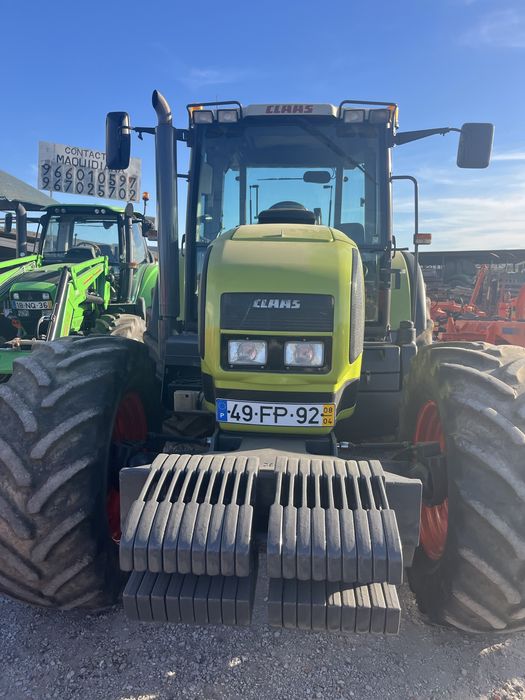 Trator Claas ARES 836 RZ ano 2008, com 7.600 horas de uso.